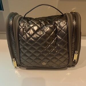 Oliver Thomas Metallic Quilted Hanging Toiletry Bag